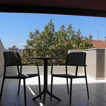 Gina'S Studios Aparthotel Aliveri