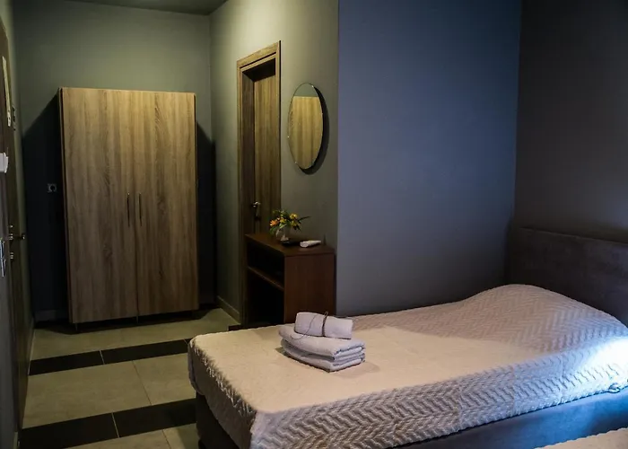 Aparthotel Gina'S Studios 4*